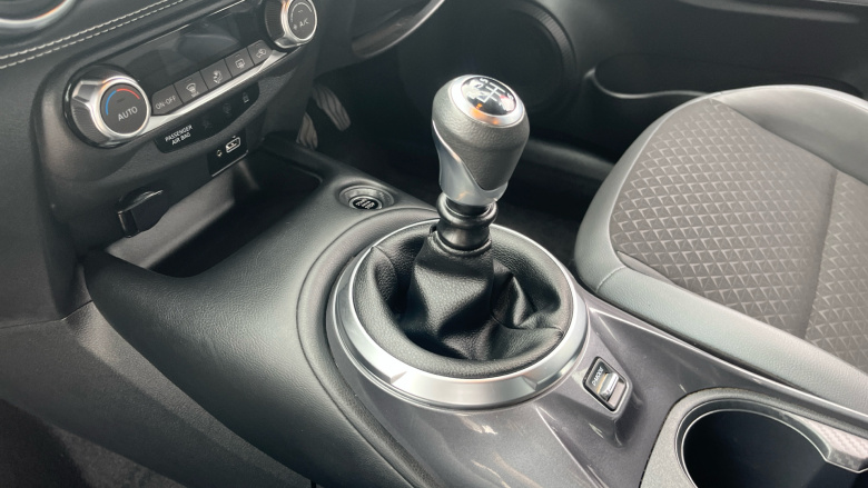 Nissan Juke 1.0 DiG-T 114 N-Connecta 5dr Petrol Hatchback